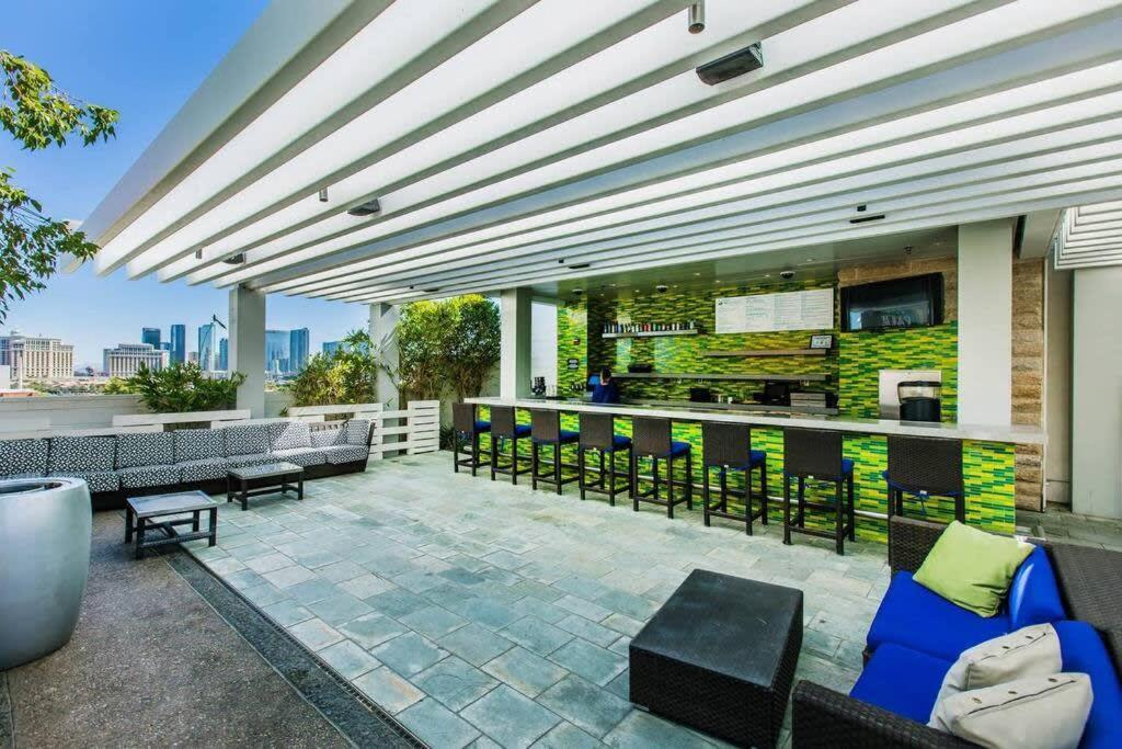 Apartment Beautiful Strip Views 17304